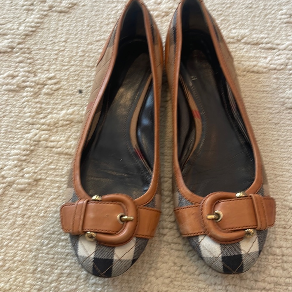 Burberry preworn flats size 39 - Picture 2 of 4